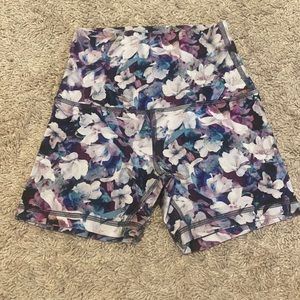 Lululemon align high-rise short, great condition